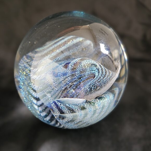 ROBERT EICKHOLT Signed 1983 Art GLASS Paperweight Blue Iridescent. - Picture 13 of 15